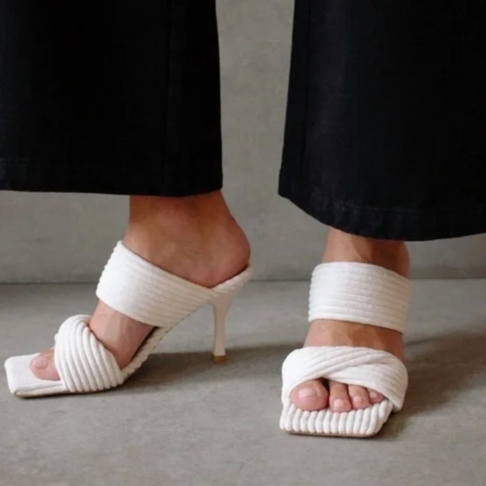 Alohas Twist Strap Corduroy Sandal in Autumn Ivory